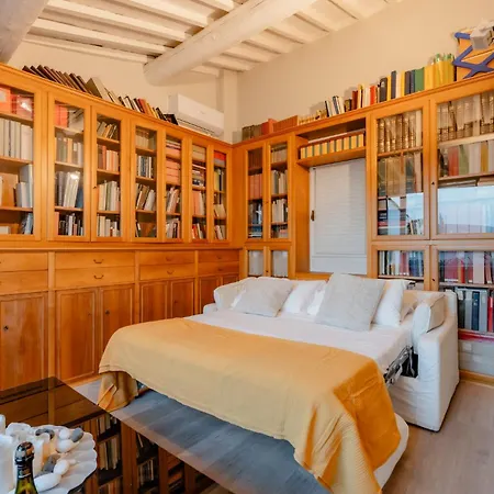 Daire Luxury-penthouse 50 Mt Da Pontevecchio - By Mois Collection