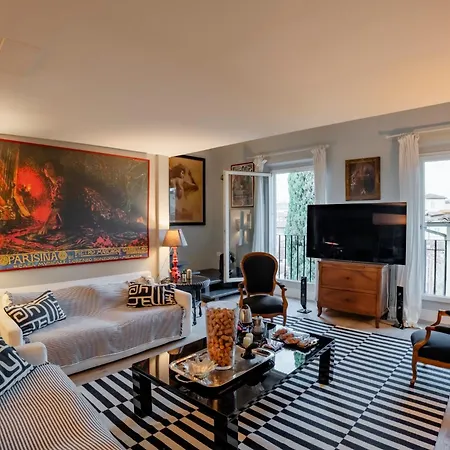 Daire Luxury-penthouse 50 Mt Da Pontevecchio - By Mois Collection *