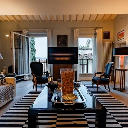 Luxury-penthouse 50 Mt Da Pontevecchio - By Mois Collection Daire Floransa